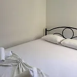 Budget 30-meter-from-beach House Ilios House Apartmán *