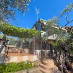Budget 30-meter-from-beach House Ilios House Apartmán