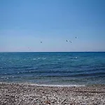 Budget 30-meter-from-beach House Ilios House Apartmán *