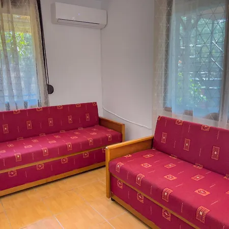 Daire Budget 30-meter-from-beach House Ilios House