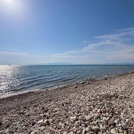 Daire Budget 30-meter-from-beach House Ilios House