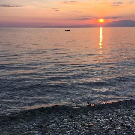 Budget 30-meter-from-beach House Ilios House Skála Kallirákhis