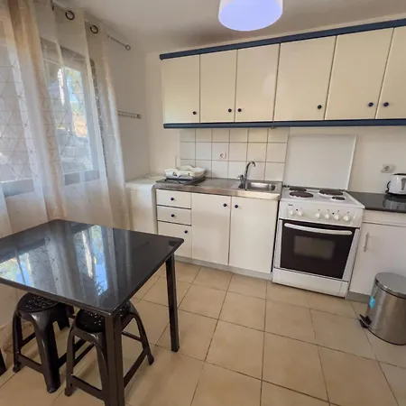 Budget 30-meter-from-beach House Ilios House * Skala Kallirakhis