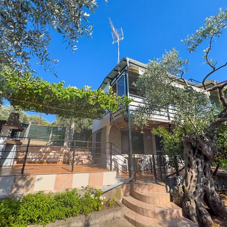 Budget 30-meter-from-beach House Ilios House Apartamento